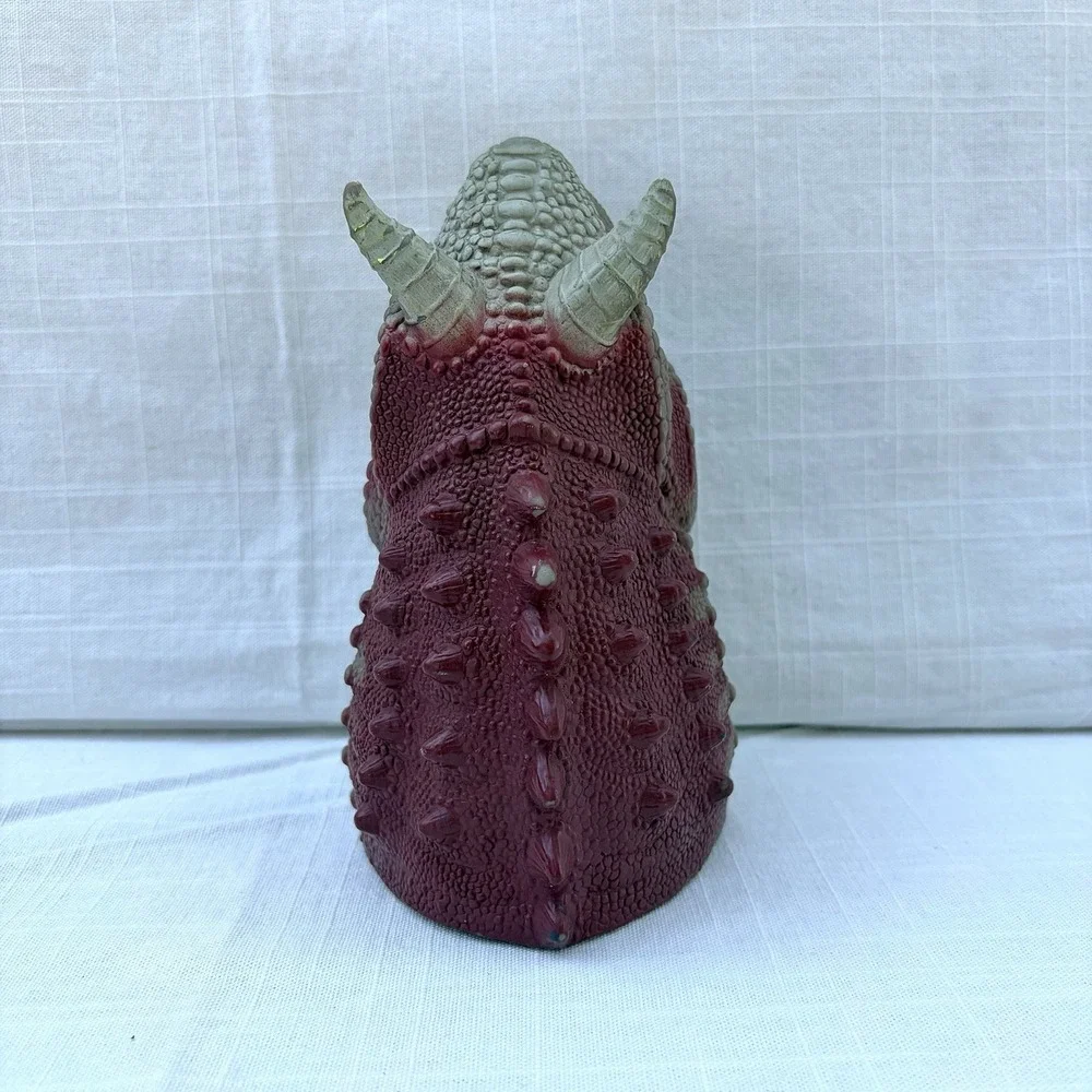 Disney Dinosaur  Carnotaurus Hand Puppet 2000 McDonalds Happy Meal Dino land USA